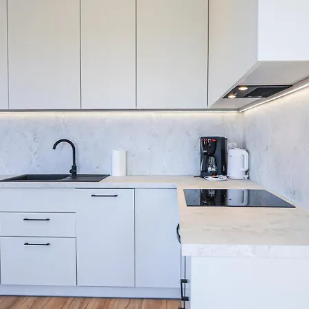 Bryza - Rodzinny Z Parkingiem Na Szkolnej - Balkon - Infinity Apartment Swinoujscie